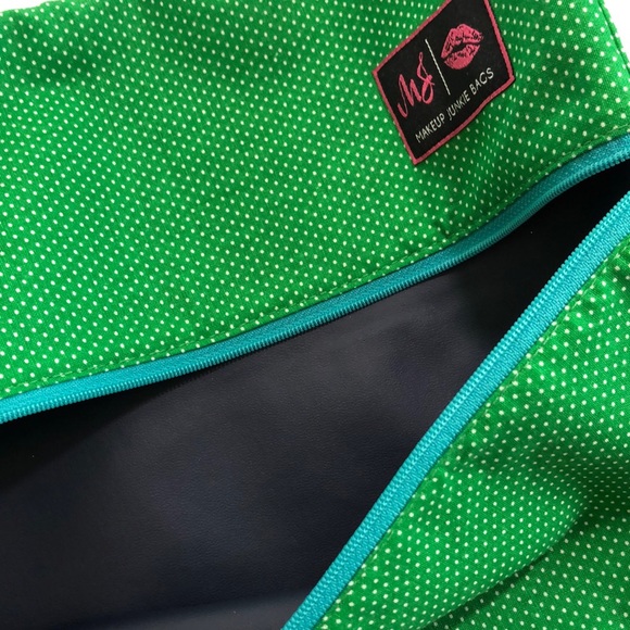 NEW Makeup Junkie Bag Large Green White Polkadot - Picture 3 of 7